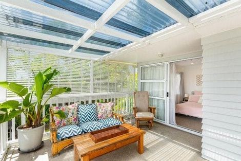 Photo of property in 46 Renata Crescent, Te Atatu Peninsula, Auckland, 0610