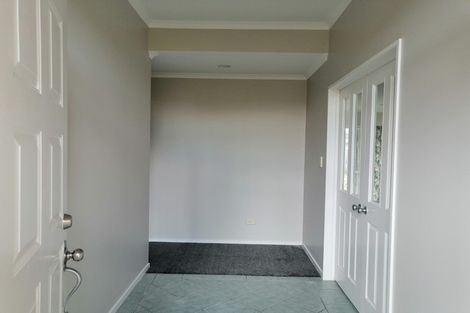 Photo of property in 12 Mellefont Close, East Tamaki Heights, Auckland, 2016