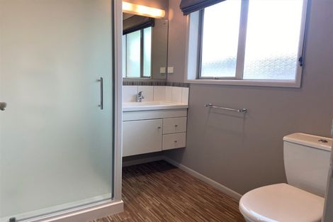 Photo of property in 4 Montrose Place, Highlands Park, New Plymouth, 4312