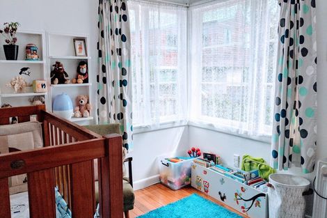 Photo of property in 1/72 Nikau Street, New Lynn, Auckland, 0600