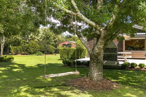 Photo of property in 1074 Peak Road, Helensville, 0875
