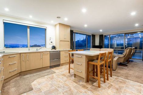 Photo of property in 9 Hollyford Place, Aotea, Porirua, 5024
