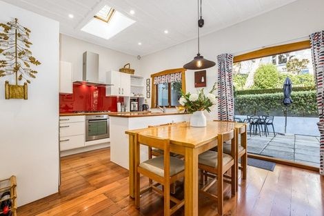 Photo of property in 9 Dover Street, Island Bay, Wellington, 6023