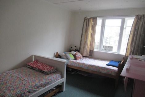 Photo of property in 42 Kenmore Street, Newlands, Wellington, 6037