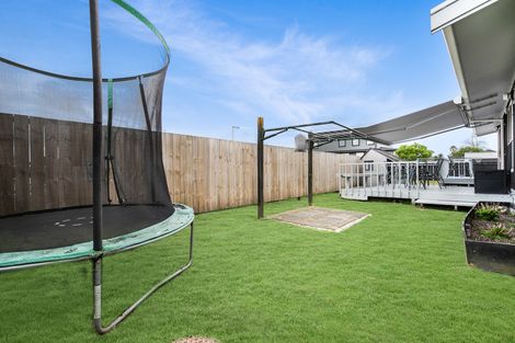 Photo of property in 67b Manuroa Road, Takanini, 2112