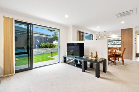 Photo of property in 18 Sycamore Drive, Sunnynook, Auckland, 0620