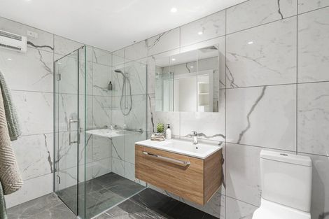 Photo of property in 4/30 Ambassador Glade, Orewa, 0931