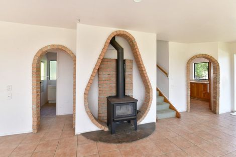 Photo of property in 379 Kiwitahi Road, Helensville, 0875