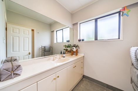 Photo of property in 4 Gainsborough Grove, Belmont, Lower Hutt, 5010