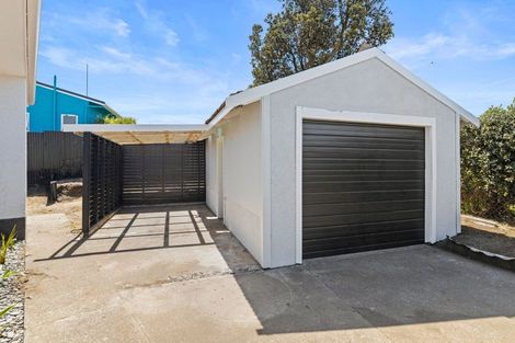 Photo of property in 19 Omori Place, Castlecliff, Whanganui, 4501