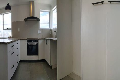 Photo of property in 20 Malmo Place, Massey, Auckland, 0614