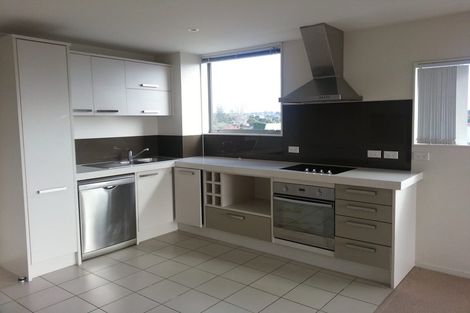 Photo of property in Bella Vista, 2d/84 Gunner Drive, Te Atatu Peninsula, Auckland, 0610