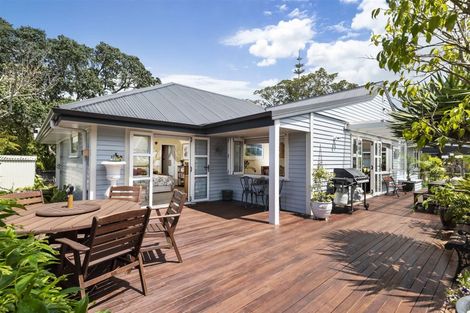 Photo of property in 1/107 Nile Road, Milford, Auckland, 0620
