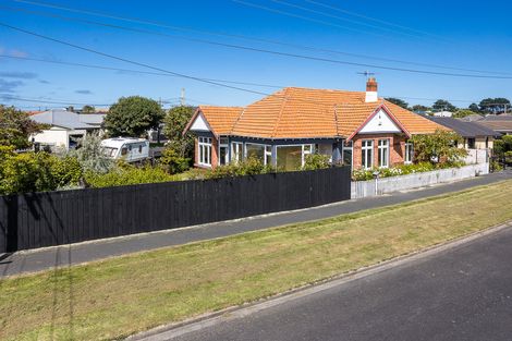 Photo of property in 85 Hargest Crescent, Saint Clair, Dunedin, 9012