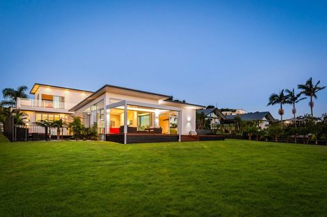 Photo of property in 8 Kerema Way, Schnapper Rock, Auckland, 0632