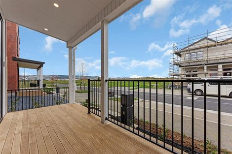 Photo of property in 14 Waimarie Drive, Karaka, 2578