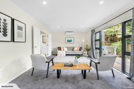 Photo of property in 7 Juneau Place, Glendene, Auckland, 0602