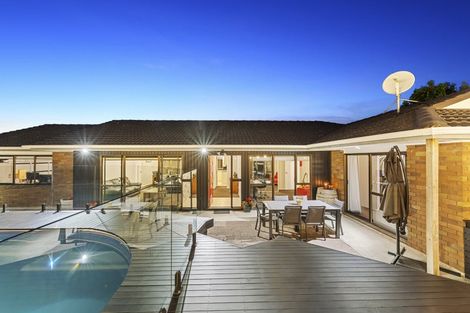 Photo of property in 13 Kurnell Drive, Botany Downs, Auckland, 2010