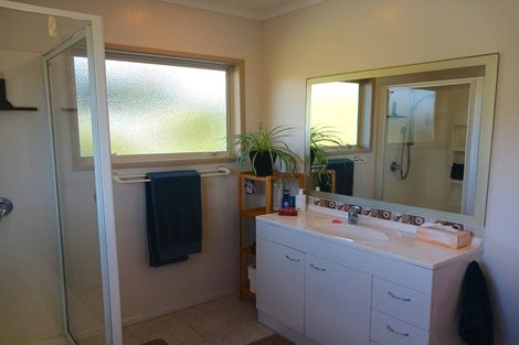 Photo of property in 11 Ocean View Road, Cable Bay, 0420