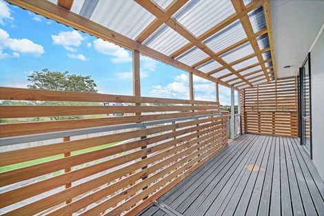 Photo of property in 15 Justamere Place, Weymouth, Auckland, 2103