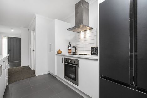 Photo of property in 15 Lamborn Drive, Papakura, 2110