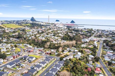 Photo of property in 27 Discovery Place, Marfell, New Plymouth, 4310