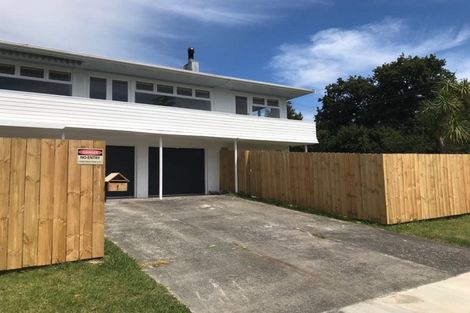 Photo of property in 1 Lenihan Street, Northcote, Auckland, 0627