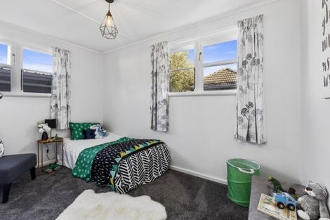 Photo of property in 2 Kowhai Street, Naenae, Lower Hutt, 5011
