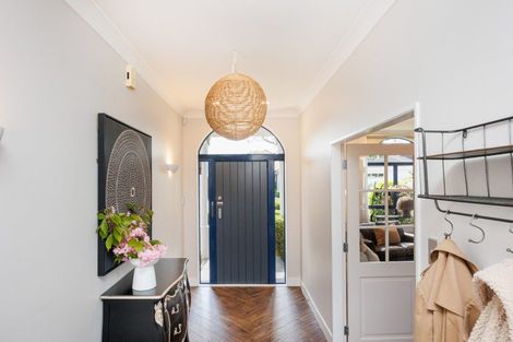 Photo of property in 2 Balmoral Drive, Terrace End, Palmerston North, 4410