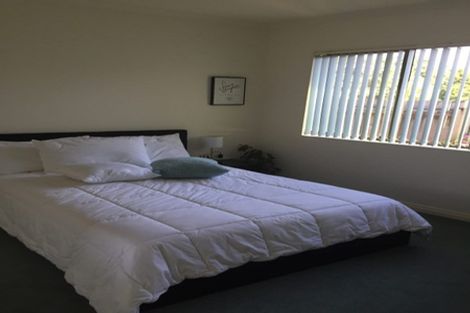 Photo of property in 11 Takahe Drive, Paraparaumu Beach, Paraparaumu, 5032