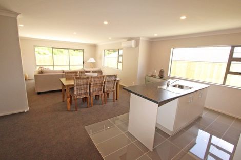 Photo of property in 16 Spritsail Place, Whitby, Porirua, 5024