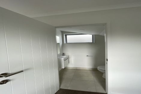 Photo of property in 28a Yeovil Road, Te Atatu Peninsula, Auckland, 0610