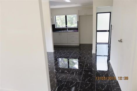 Photo of property in 5 Fernhaven Place, Massey, Auckland, 0614