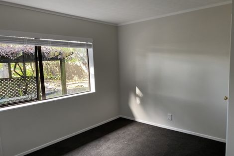 Photo of property in 3 Kaurilands Road, Titirangi, Auckland, 0604