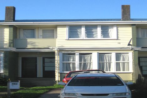 Photo of property in 16a Matahourua Crescent, Cannons Creek, Porirua, 5024
