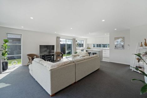 Photo of property in 76 Stationmasters Way, Prebbleton, 7604