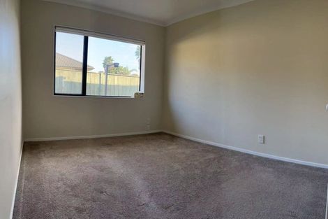 Photo of property in 16 Middlefield Drive, East Tamaki Heights, Auckland, 2016