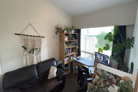 Photo of property in 29 Maple Grove, Kingston, Wellington, 6021