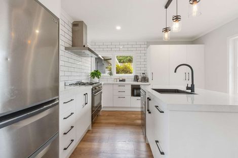 Photo of property in 11 Heather Place, Melville, Hamilton, 3206