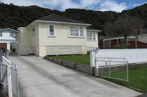 Photo of property in 73 Karaka Street, Wainuiomata, Lower Hutt, 5014