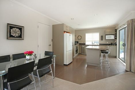 Photo of property in 23 Rosalie Terrace, Kelvin Grove, Palmerston North, 4414