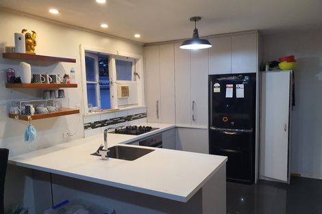 Photo of property in 126 Cambridge Terrace, Fairfield, Lower Hutt, 5011