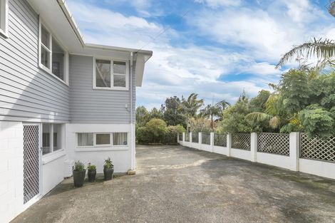 Photo of property in 16 Coronation Road, Glenfield, Auckland, 0627