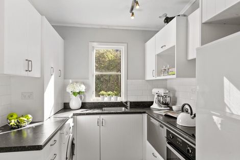 Photo of property in 7 Omar Street, Khandallah, Wellington, 6035