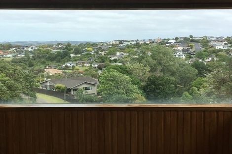 Photo of property in 153 Bleakhouse Road, Mellons Bay, Auckland, 2014