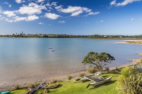 Photo of property in 2/35 Beresford Street, Bayswater, Auckland, 0622