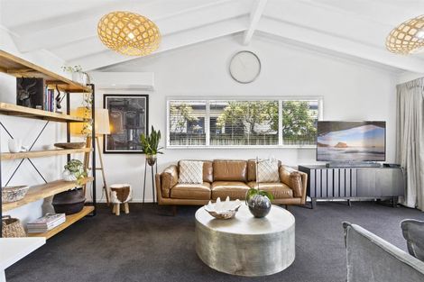 Photo of property in 576 Maunganui Road, Mount Maunganui, 3116