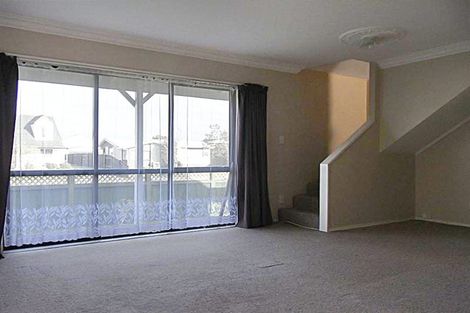 Photo of property in 45 Rhodes Drive, Kelvin Grove, Palmerston North, 4414