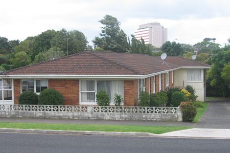 Photo of property in 1/12 Nile Road, Milford, Auckland, 0620