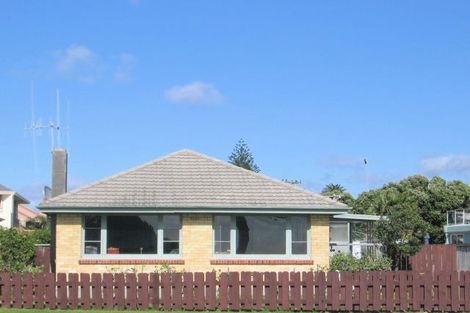 Photo of property in 2/54 Marine Parade, Mount Maunganui, 3116